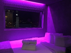 Эстетичная комната фиолетовая