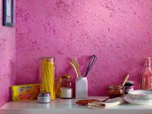 Фактурная краска для стен на кухне