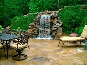 Дизайн водопада во дворе