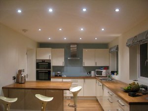 Точечные светильники для натяжных потолков кухня