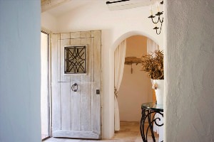 Двери в средиземноморском стиле