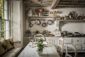 Маленькая кухня в деревенском стиле