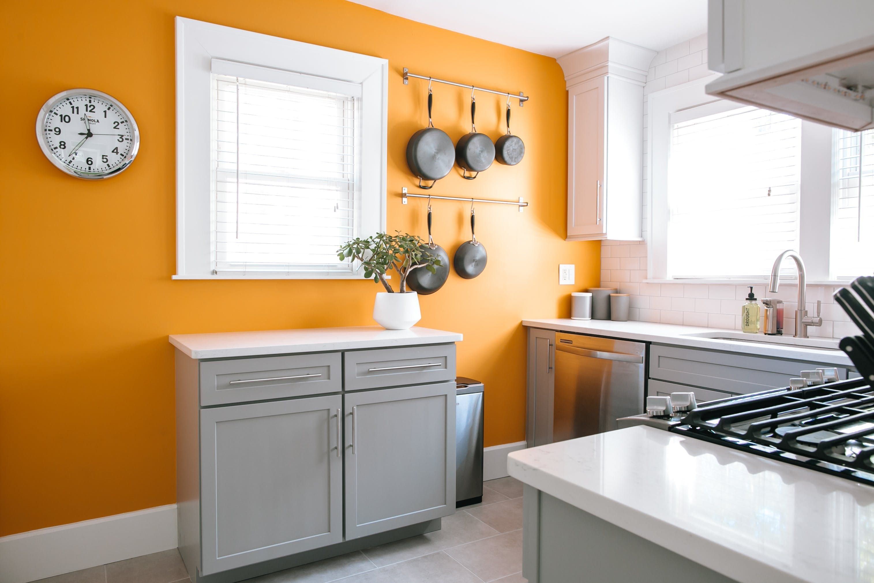Как покрасить стены на кухне стильно фото