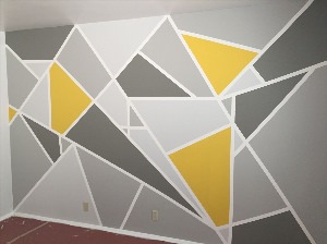 Геометрическая абстракция на стенах