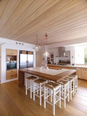 Потолок на кухне в деревянном доме
