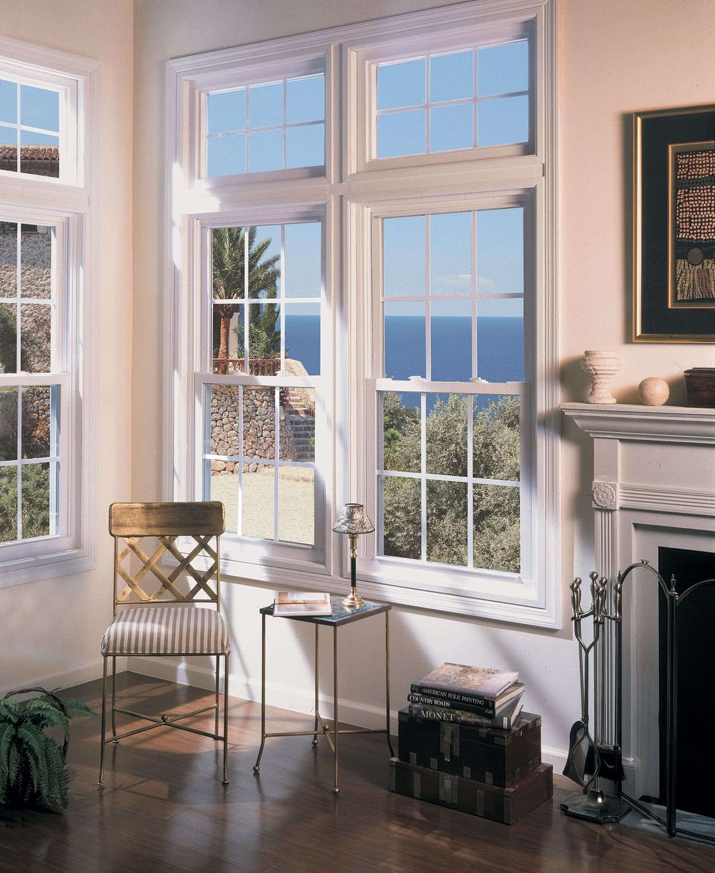 Маленькие окна в частном доме. Double hung ПВХ окна. Красивые пластиковые окна. Французские окна.