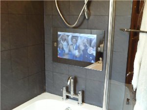Телевизор в ванной комнате