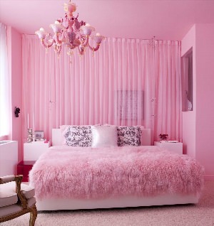 Нежно розовая комната
