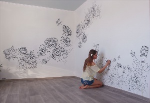 Роспись стен в комнате