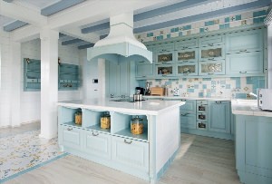 Бело голубая кухня прованс