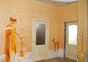 Роспись стен в прихожей квартиры