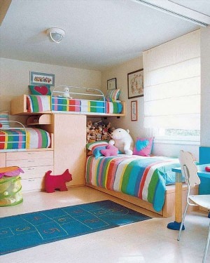 Интерьер комнаты для троих разнополых детей