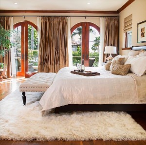 Спальня с ковром