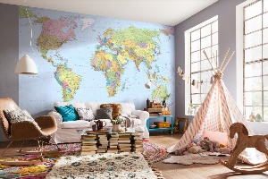 Дизайн детской комнаты с картой мира