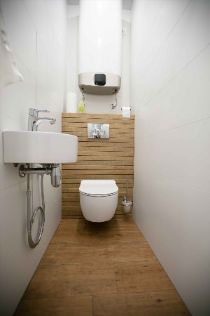 Маленький туалет в скандинавском стиле