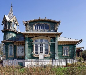 Старинный русский деревянный дом