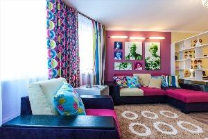 Разноцветная комната