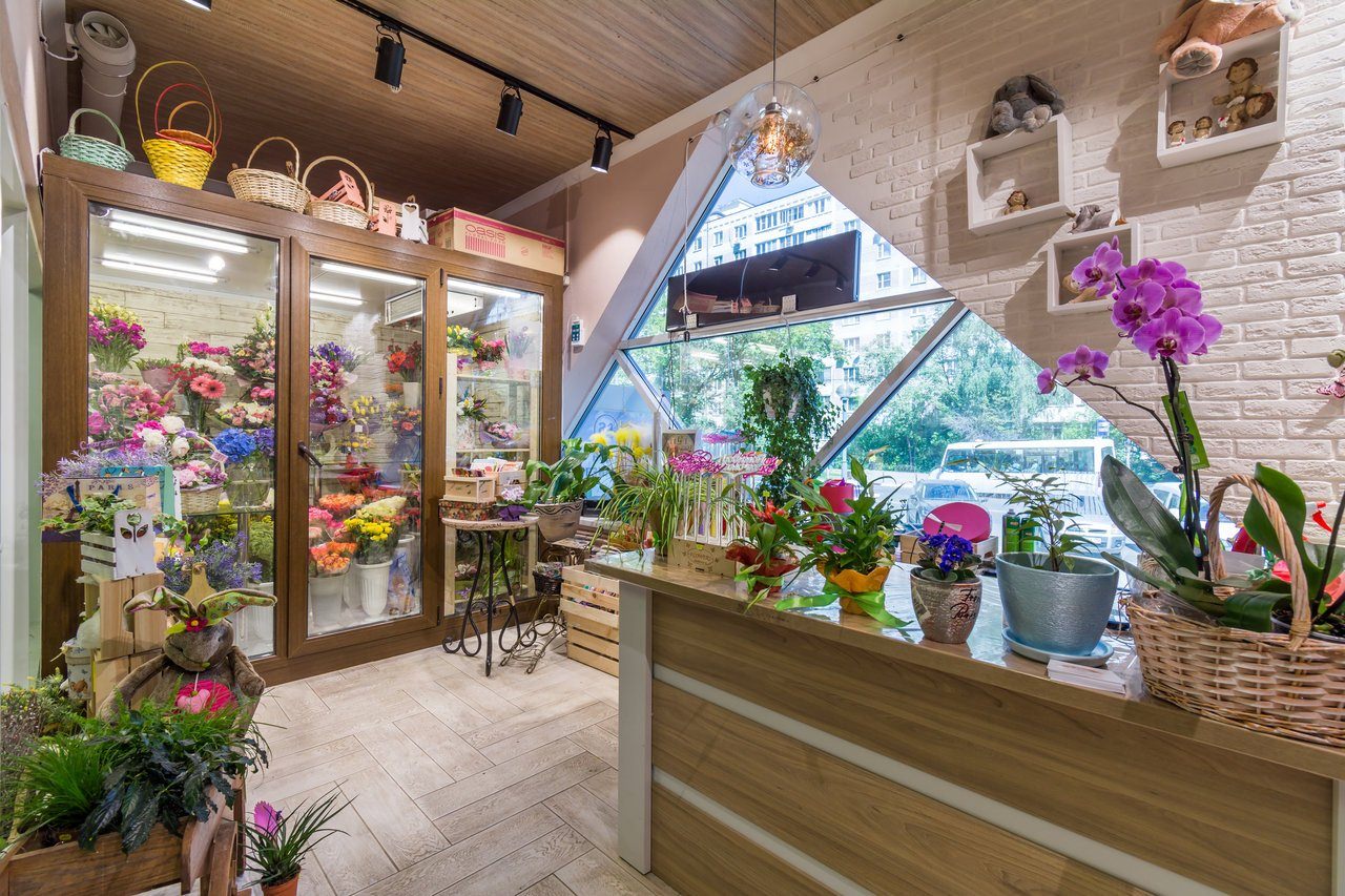 Авангардистский интерьер цветочного магазина в Екатеринбурге – проект дизайн-бюро Zavod11