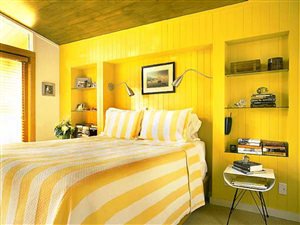 Интерьер спальни в желтых тонах