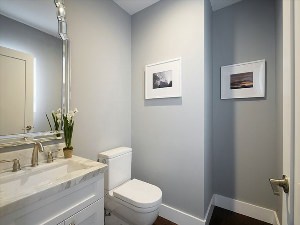 Окраска стен в ванной комнате