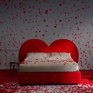 Кровать в виде сердца