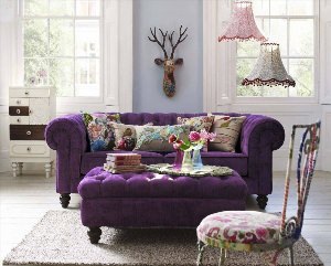 Фиолетовый диван на кухню
