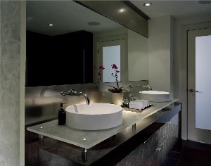 Дизайн ванной комнаты с накладной раковиной