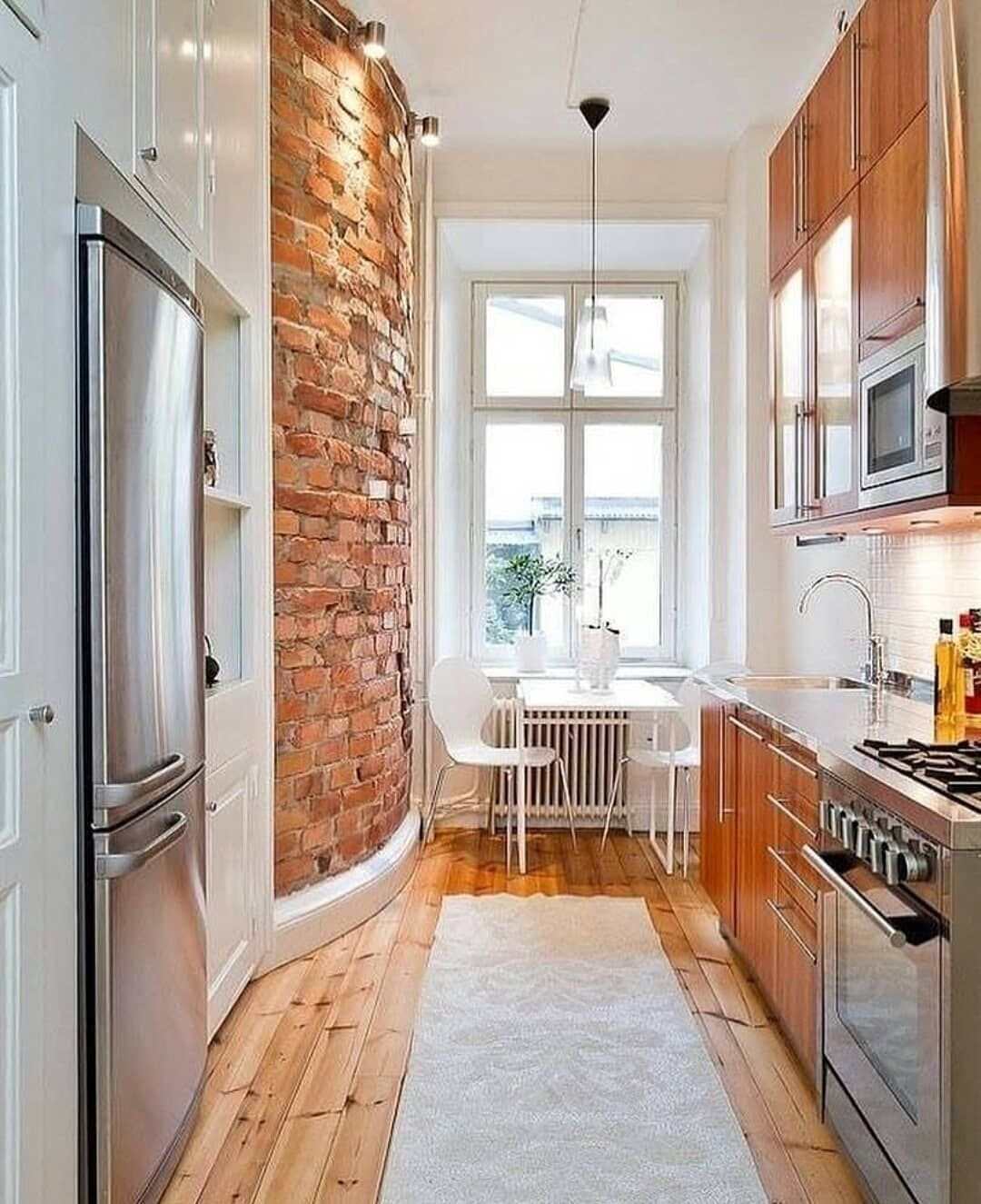 Дизайн длинной кухни с балконом (79 фото)