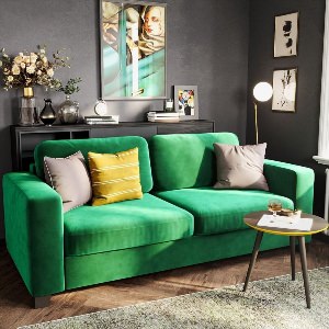 Зеленый диван в интерьере гостинной