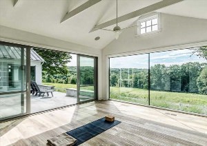 Большие панорамные окна в частном доме
