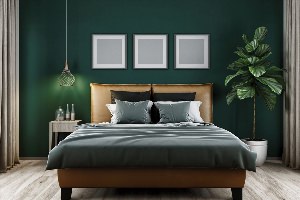 Зеленые стены в интерьере спальни