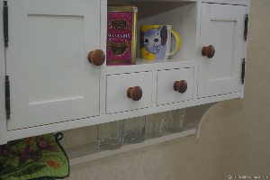 Небольшой шкафчик на кухню