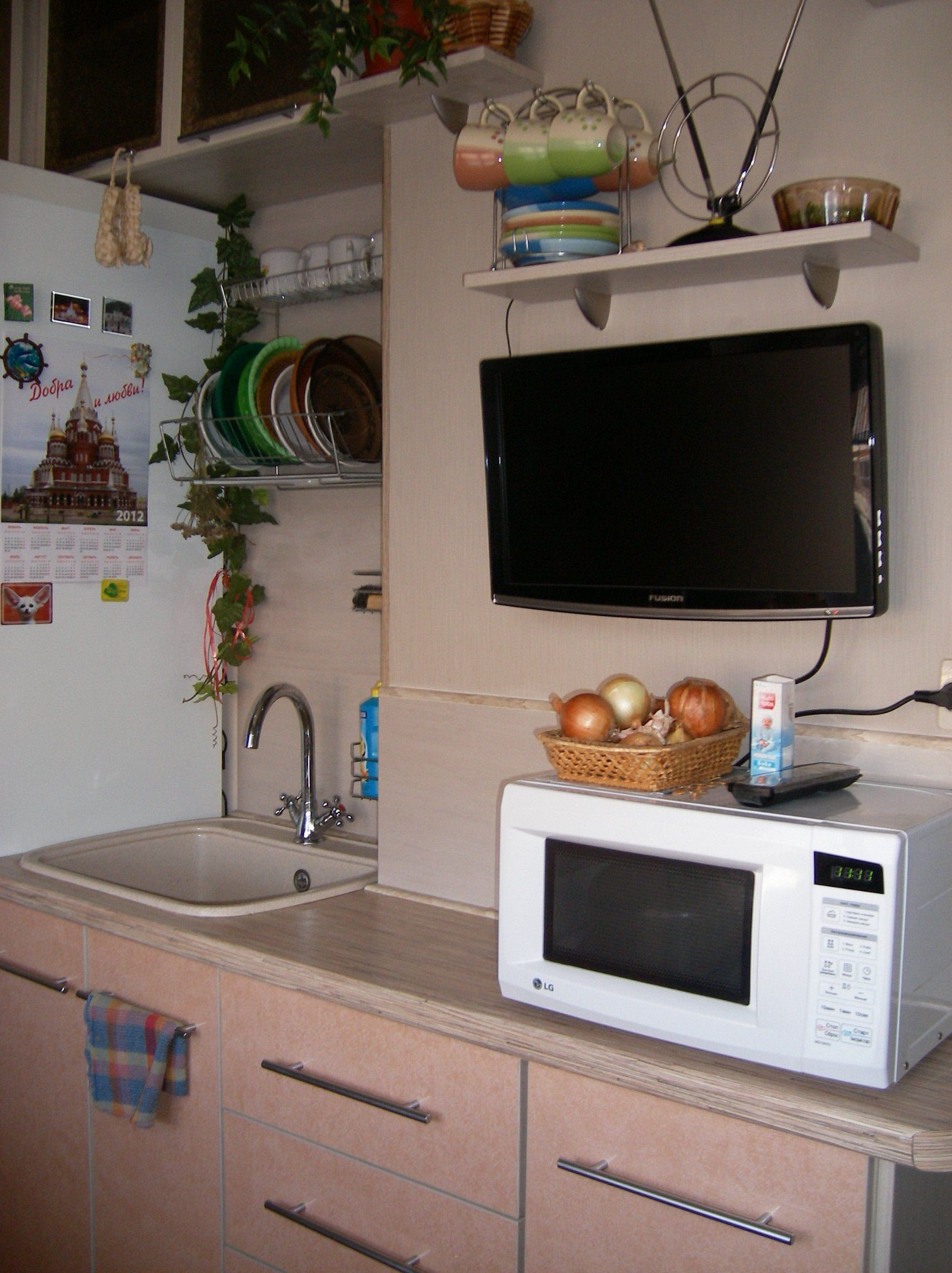 Маленький телевизор на кухню