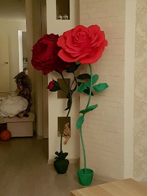 Большая искусственная роза для интерьера