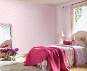 Розовые обои для стен в интерьере