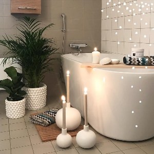 Свечи в интерьере ванной