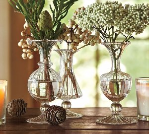 Стеклянные вазы для декора в интерьере