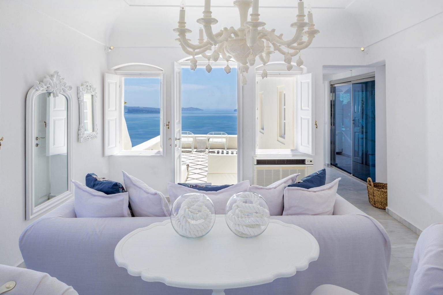 Отель Canaves Oia Suites