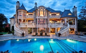 Очень богатый дом