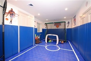 Спортзал с детской комнатой