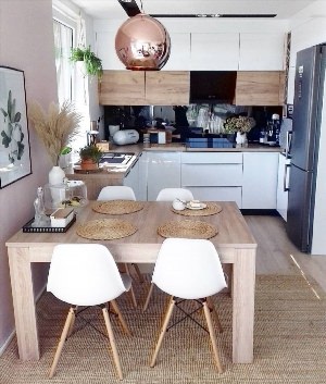 Небольшие кухонные столы в маленькую кухню