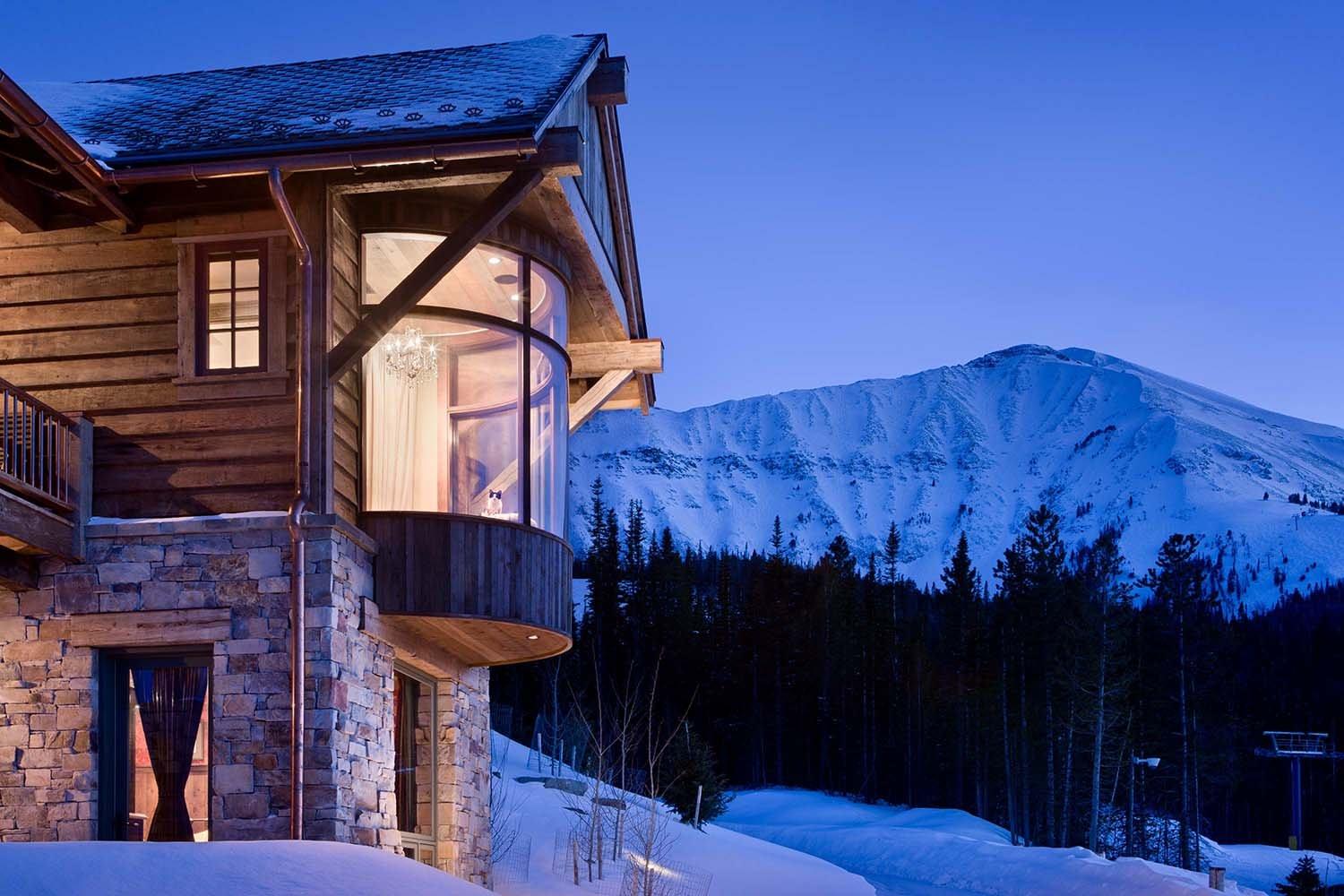 When these houses build. Домик в горах дизайн. Winter House. Rustic-Mountain-Home-Design-locati-Architects. 575125310+"Mountain Home".