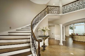 Монолитная лестница в частном доме