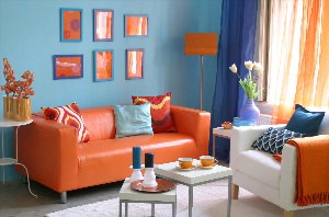 Оранжевый диван на кухню