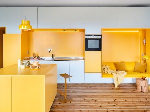 Кухня в желтых цветах
