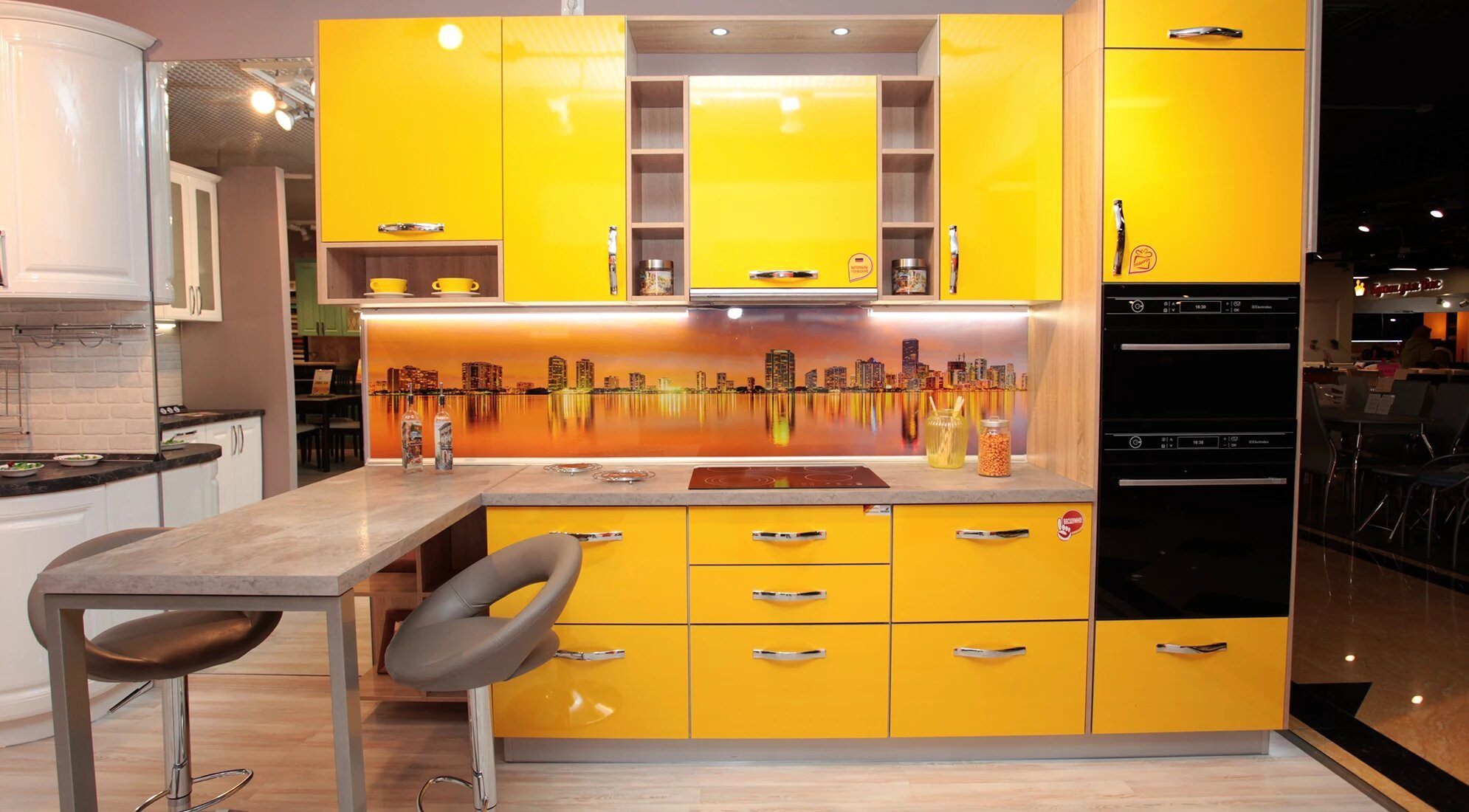 Купить желтую кухню. Кухонный гарнитур Сан-Ремо. Желтый кухонный гарнитур. Кухонный гарнитур желтого цвета. Кухня в желтом цвете.