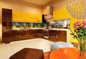 Желто коричневая кухня