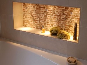 Ниша в ванной комнате с подсветкой