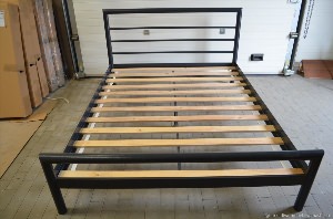 Кровать из профтрубы в стиле лофт