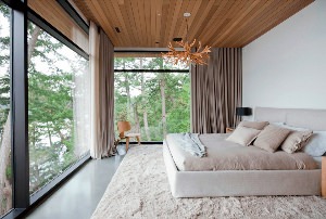 Дизайн спальни с окном в пол